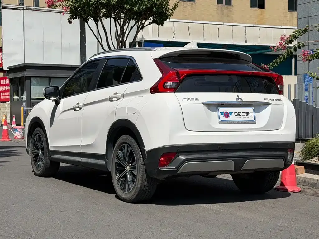 Mitsubishi Eclipse Cross — фото 5