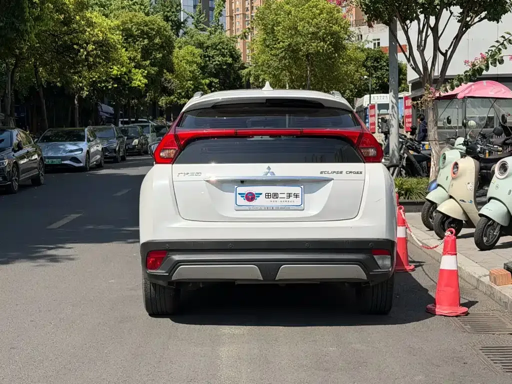 Mitsubishi Eclipse Cross — фото 6