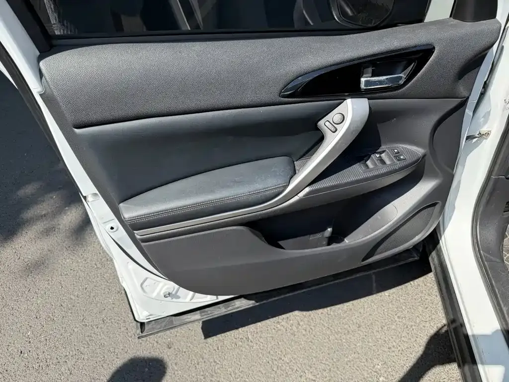 Mitsubishi Eclipse Cross — фото 4