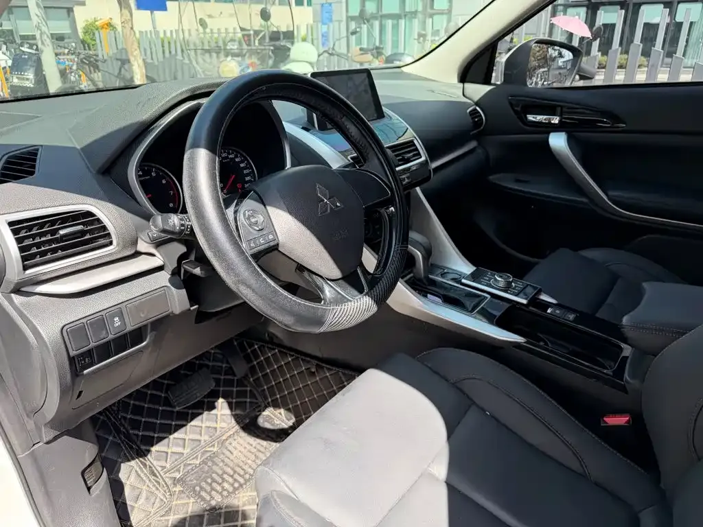 Mitsubishi Eclipse Cross — фото 3