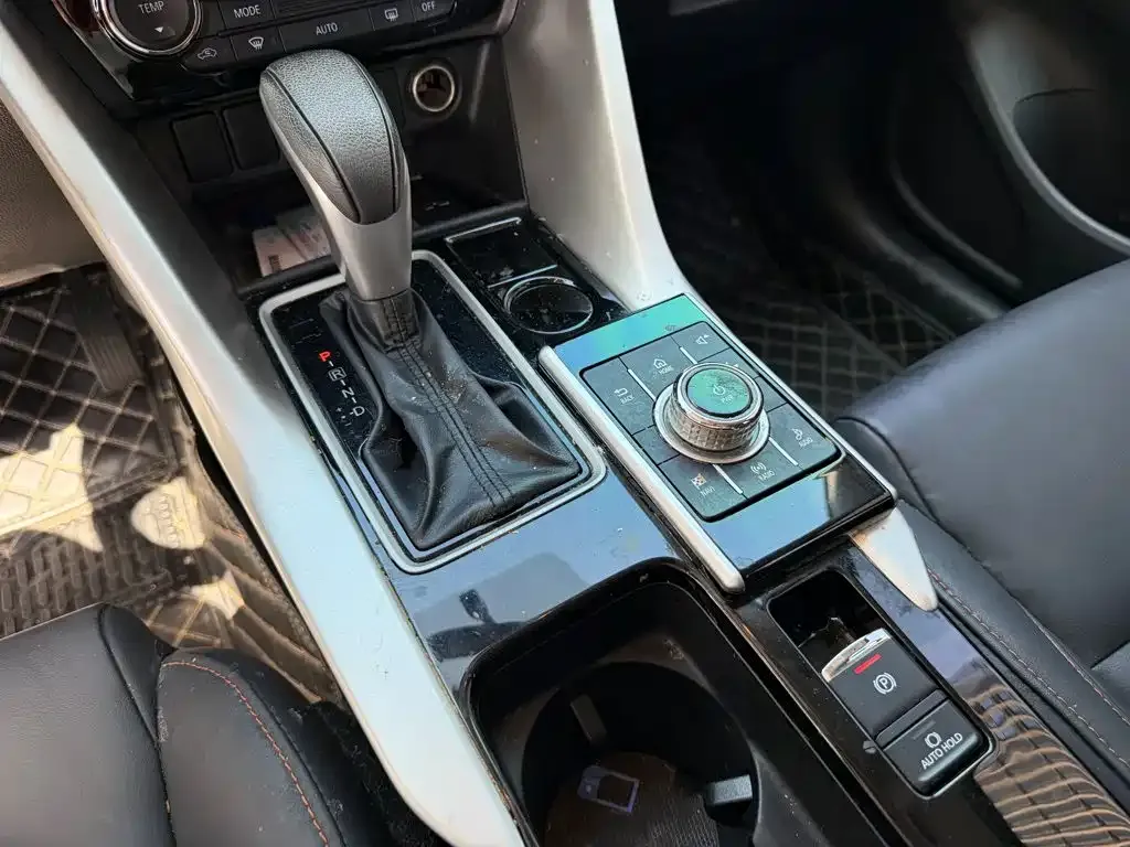 Mitsubishi Eclipse Cross — фото 2