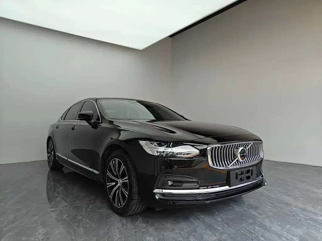 Volvo S90 — фото 1
