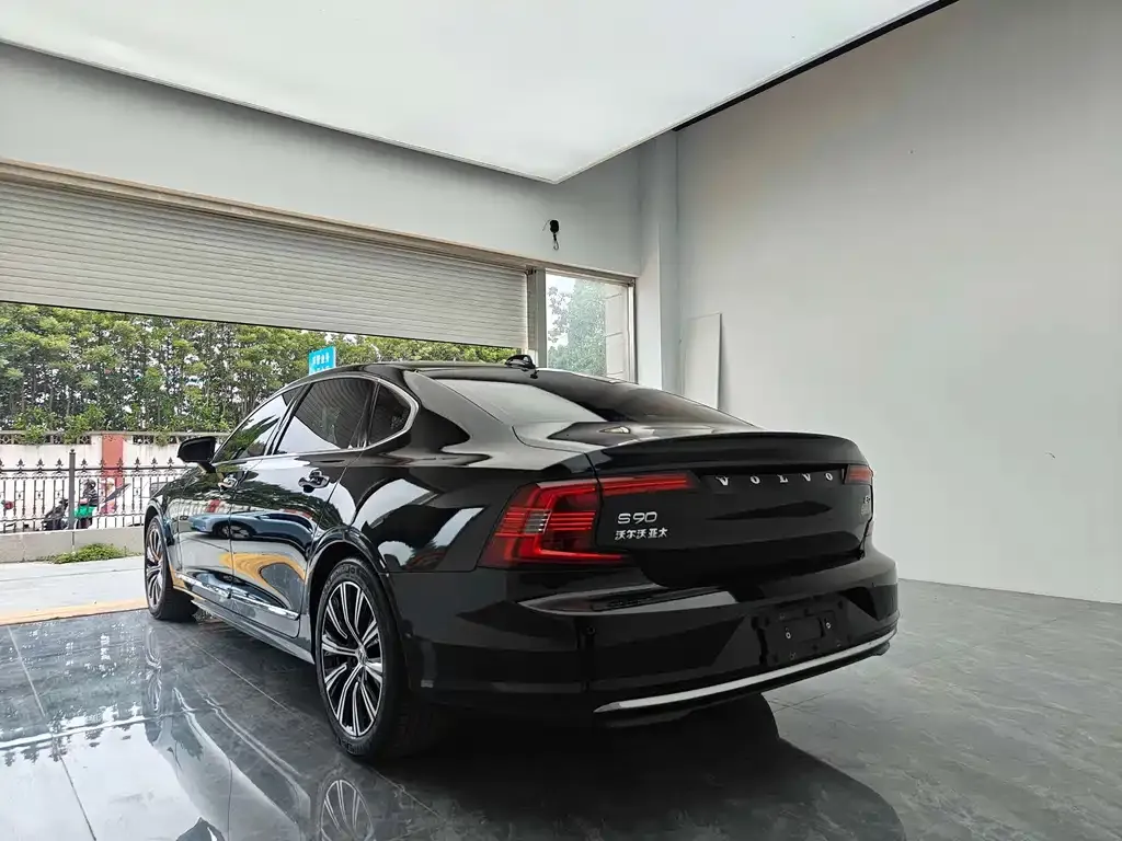 Volvo S90 — фото 4