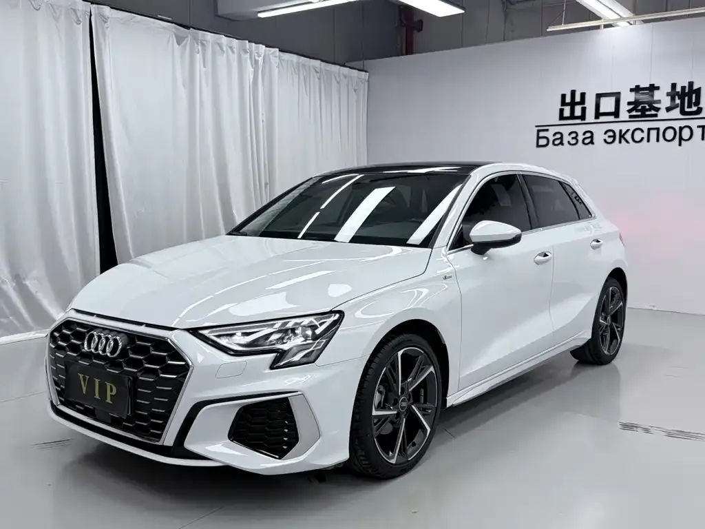 Audi A3 — фото 1