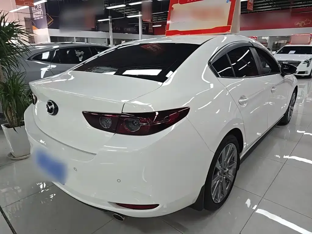 Mazda 3 Axela — фото 4