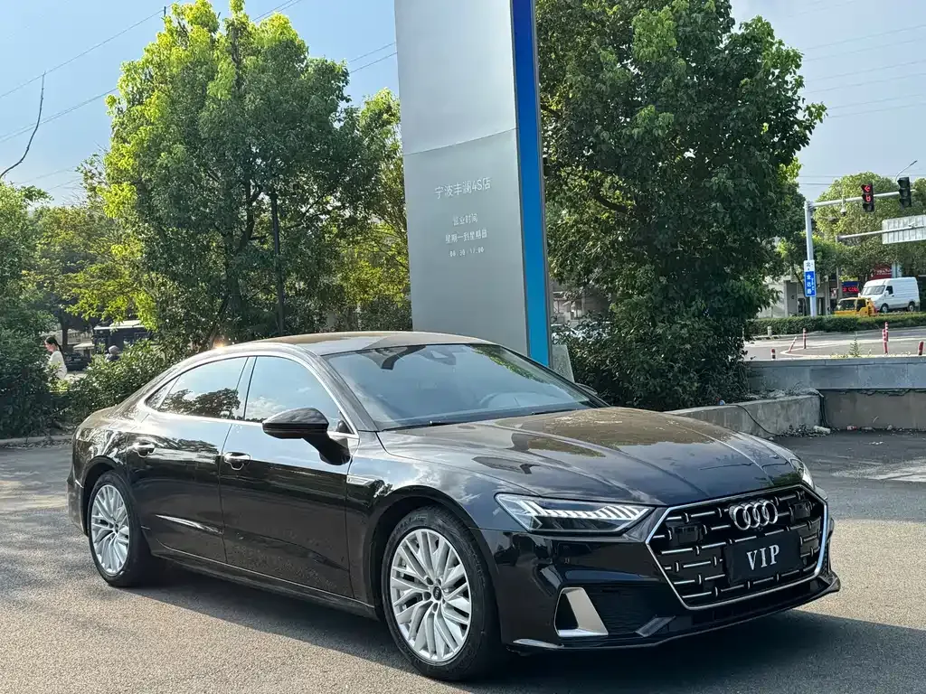 Audi A7L — фото 9