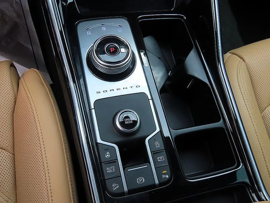 Kia Sorento — фото 8