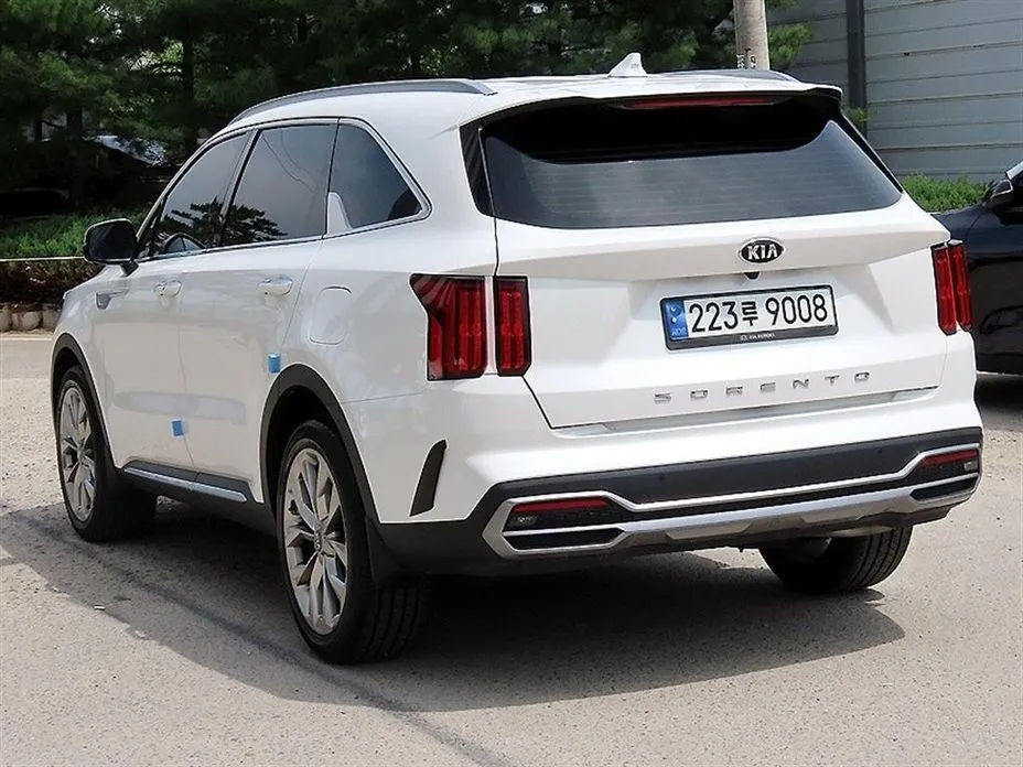Kia Sorento — фото 7