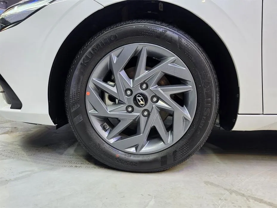 Hyundai AVANTE — фото 3