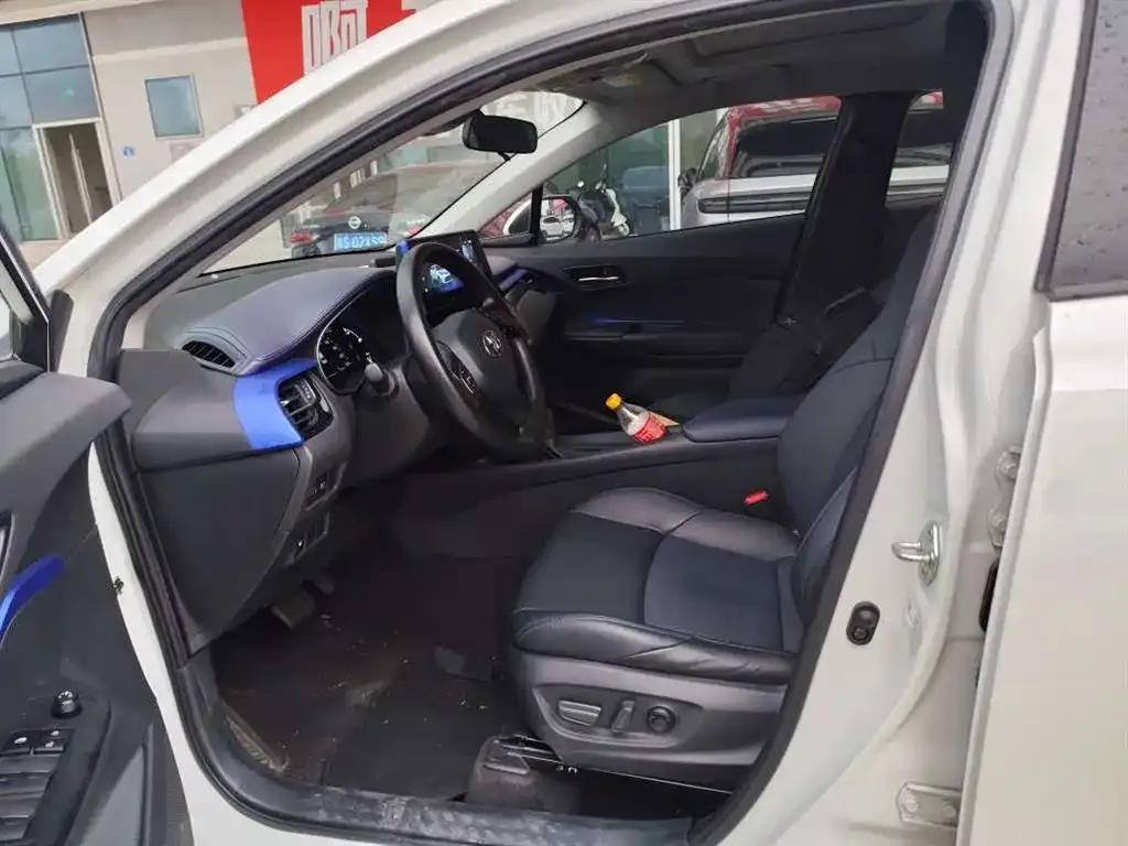 Toyota C-HR 2024 из CN, фото 4