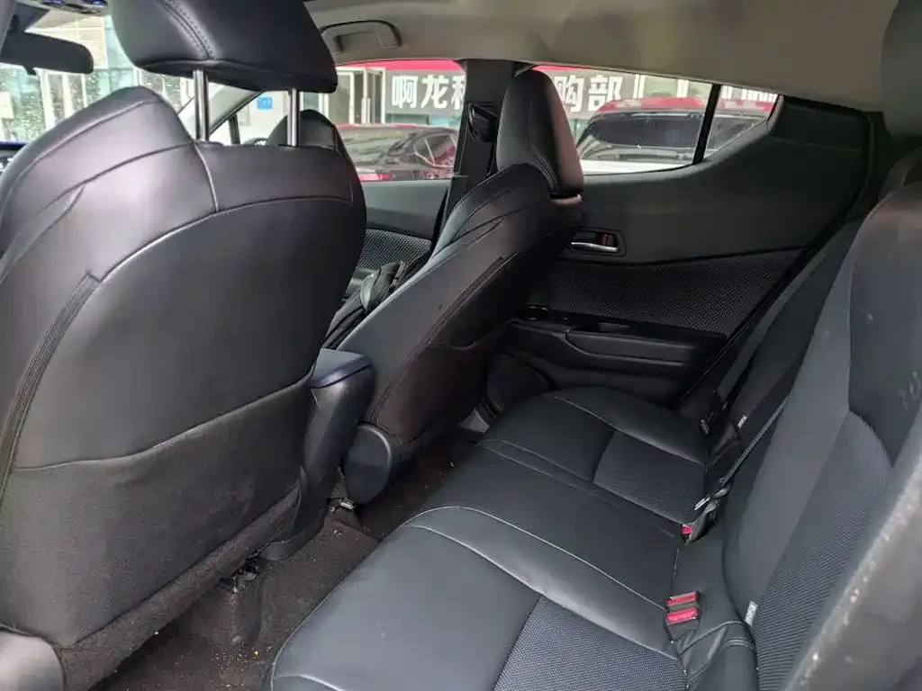 Toyota C-HR 2024 из CN, фото 8
