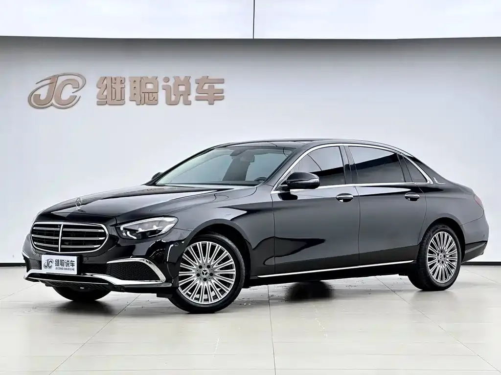 Mercedes-Benz E-Class — фото 1