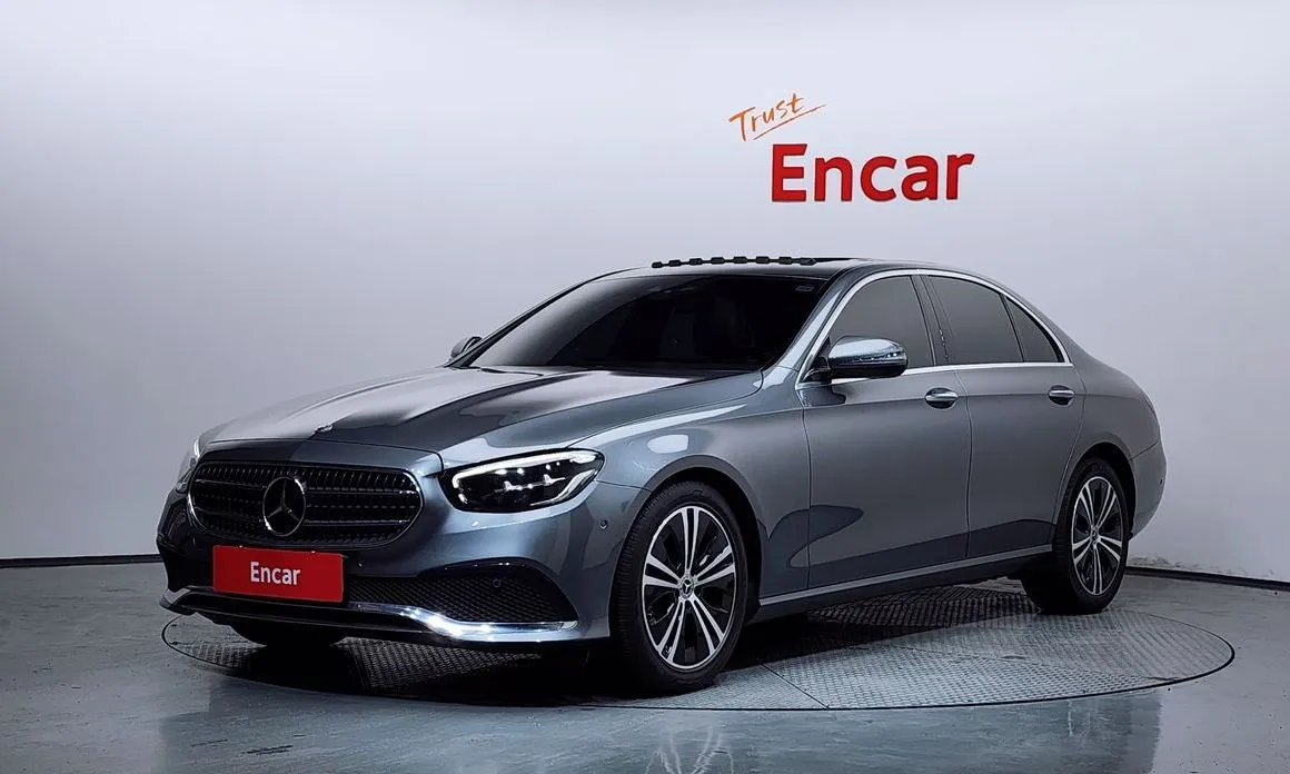 Mercedes-Benz E-Class — фото 1