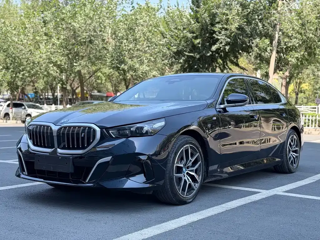 BMW i5 — фото 1