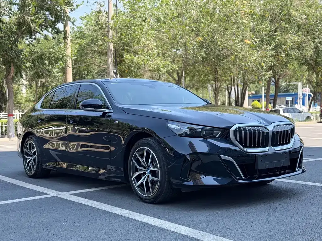 BMW i5 — фото 10