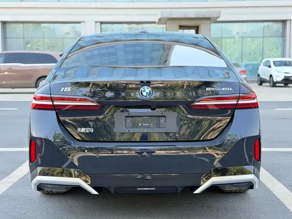 BMW i5 — фото 6