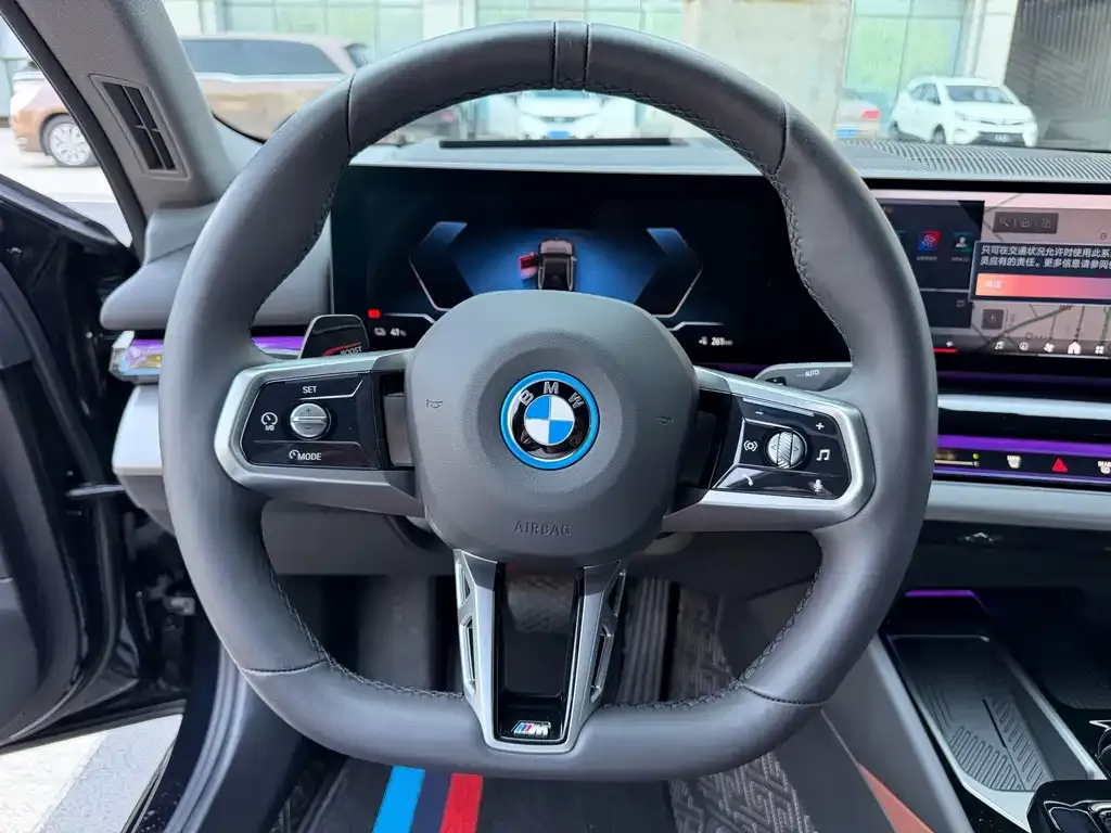 BMW i5 — фото 4