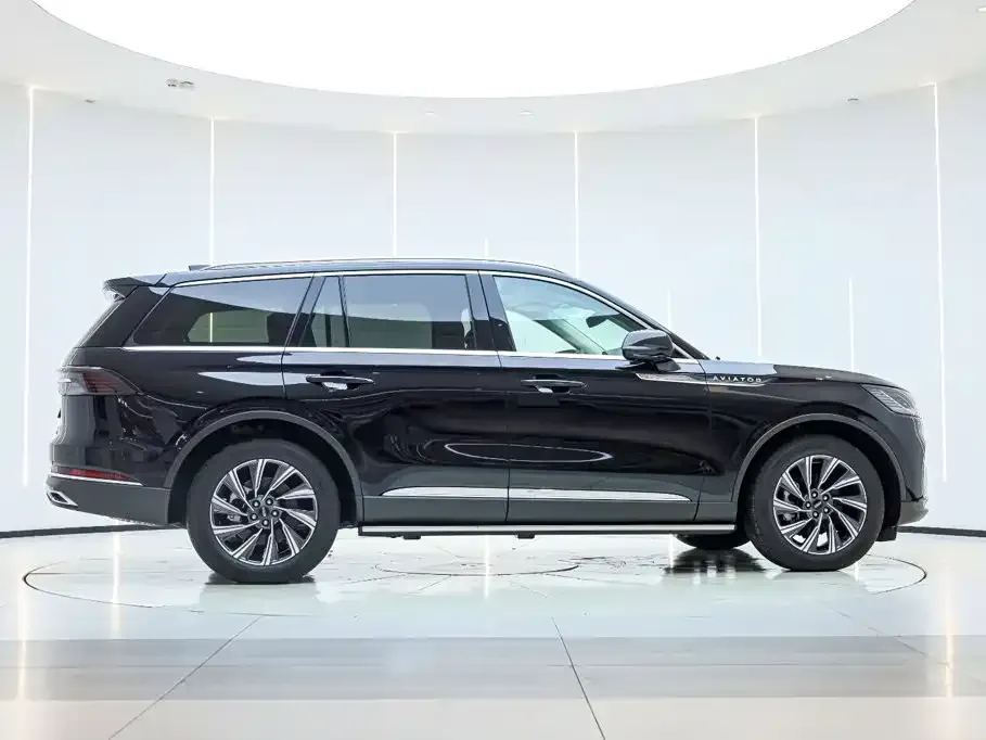 Lincoln Aviator — фото 8