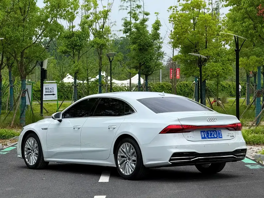 Audi A7L — фото 10