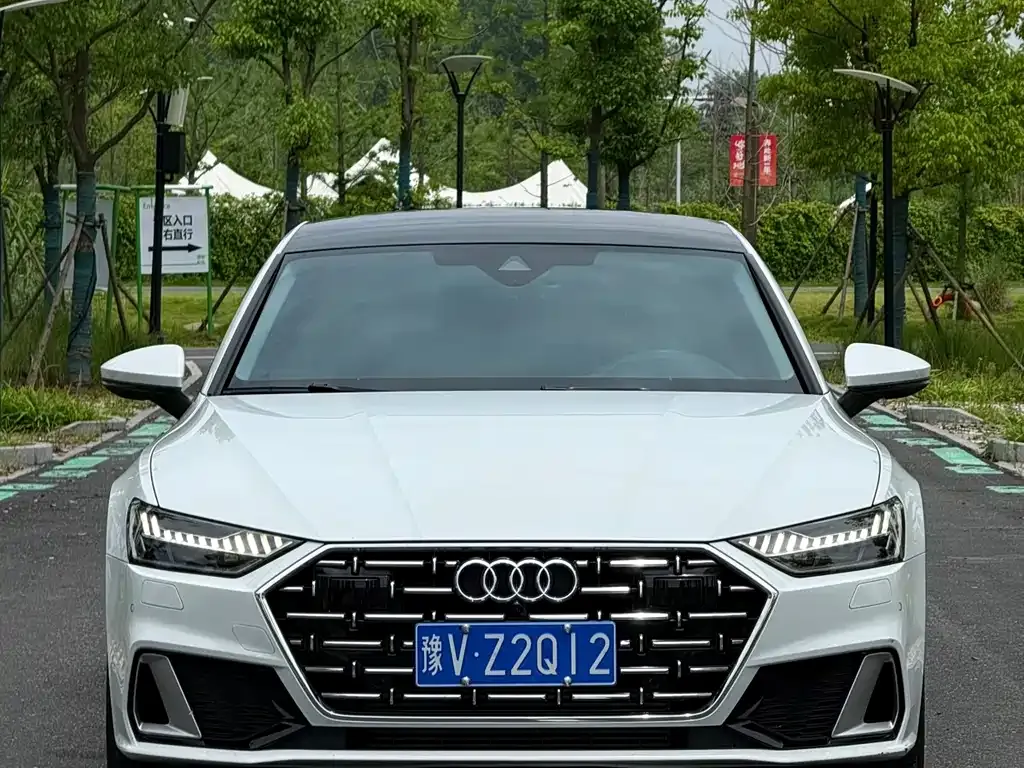 Audi A7L — фото 9