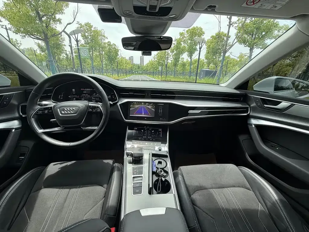 Audi A7L — фото 5