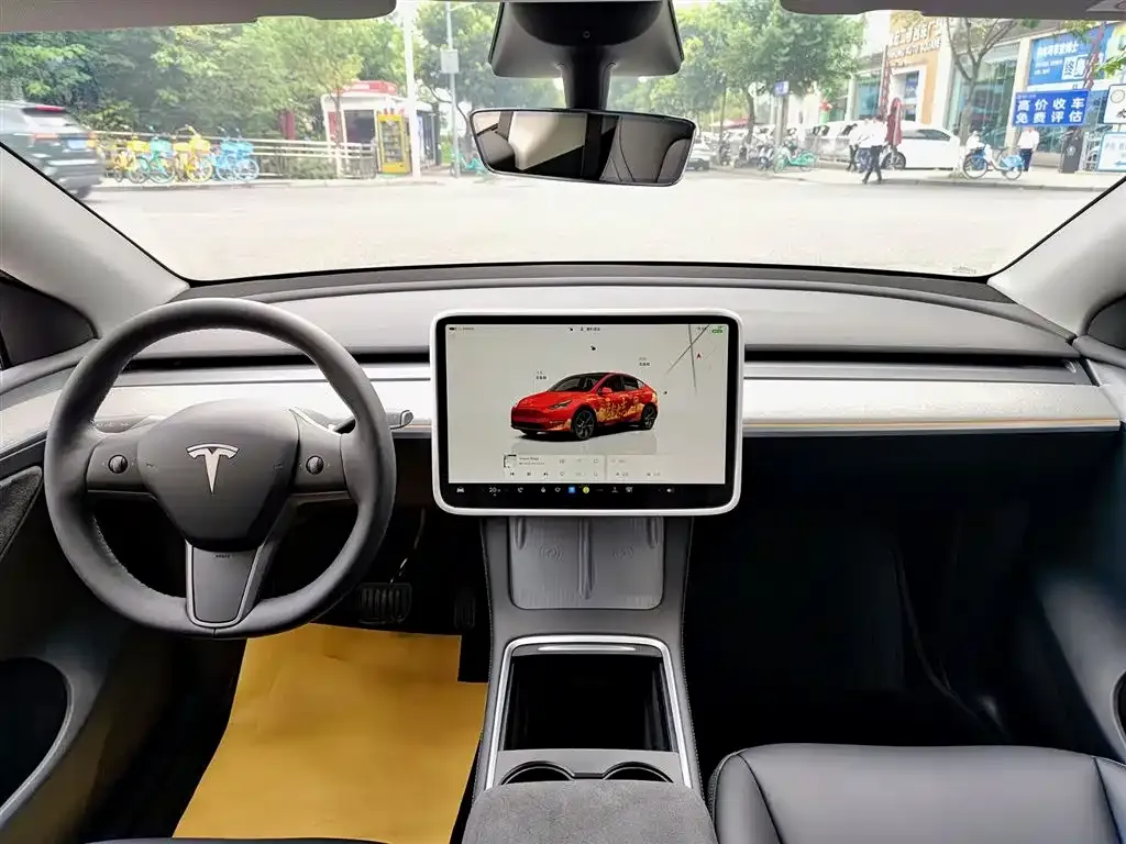 Tesla Model Y — фото 7