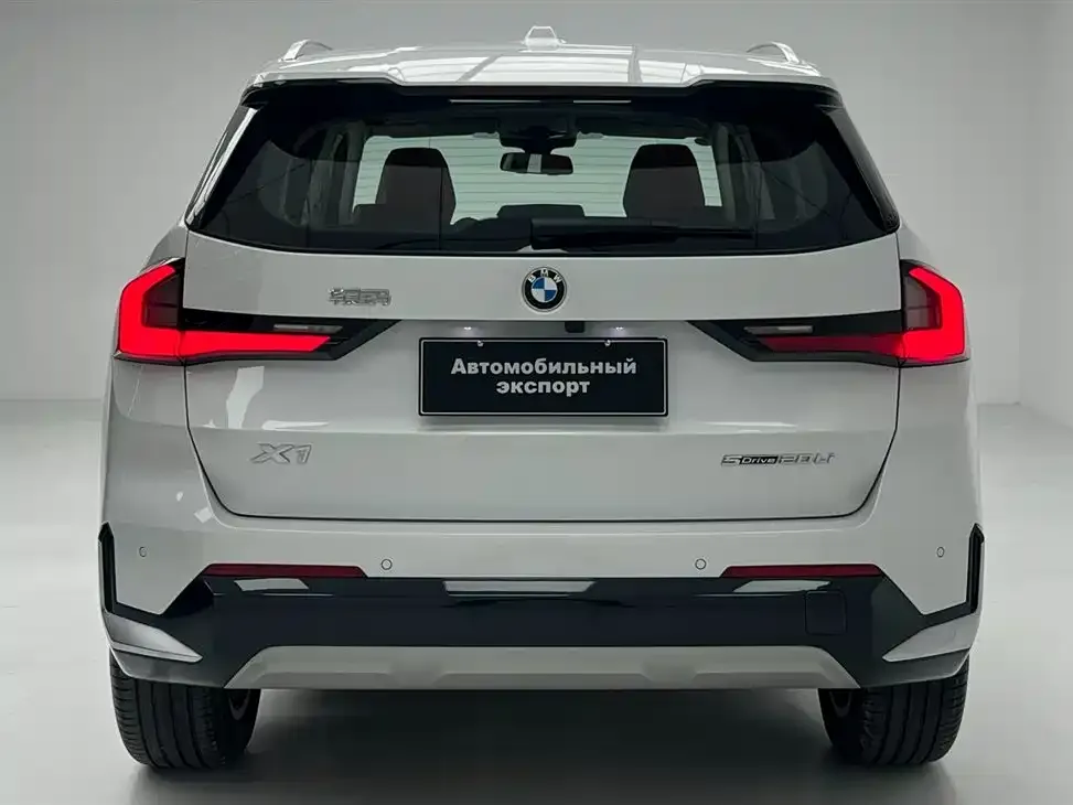 BMW X1 — фото 8