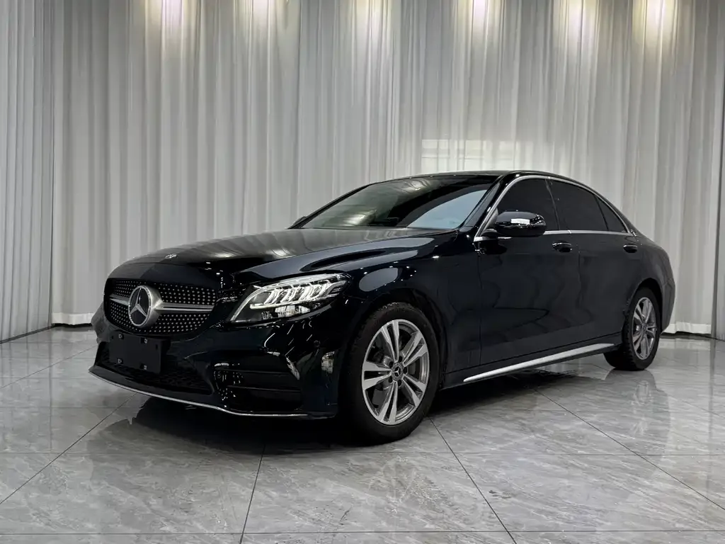 Mercedes-Benz C-Class — фото 1