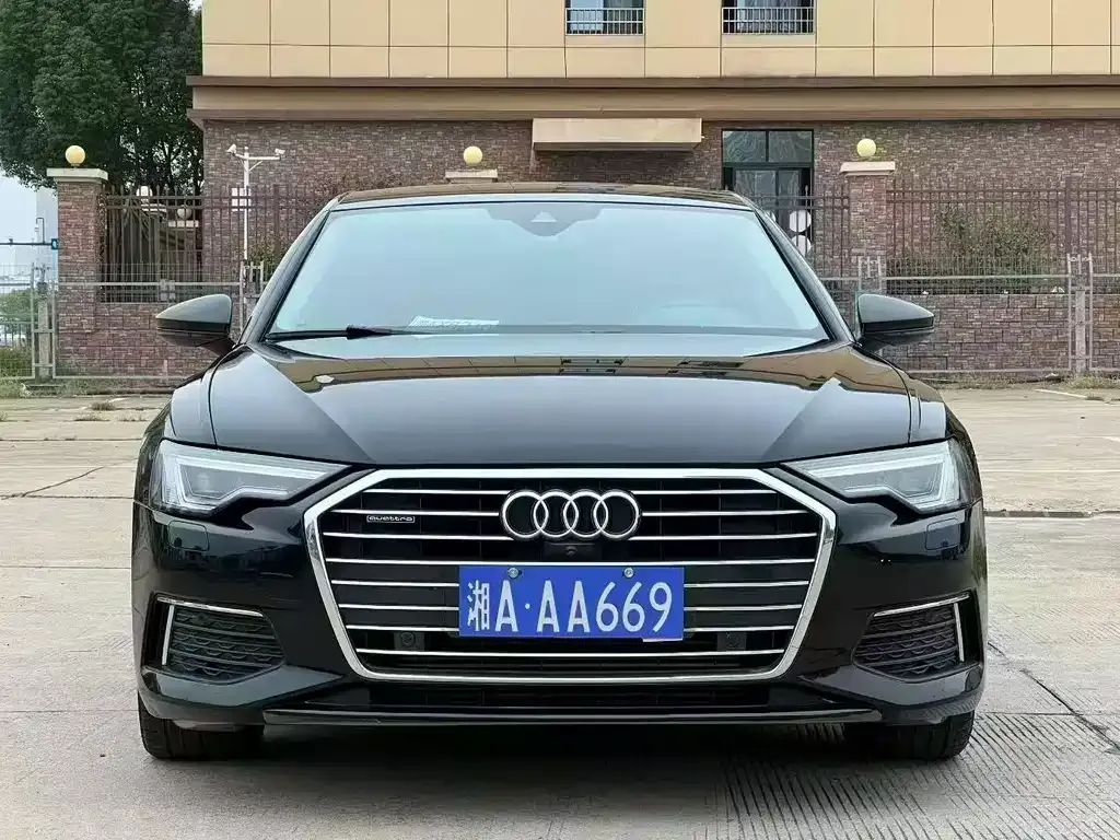 Audi A6L — фото 5