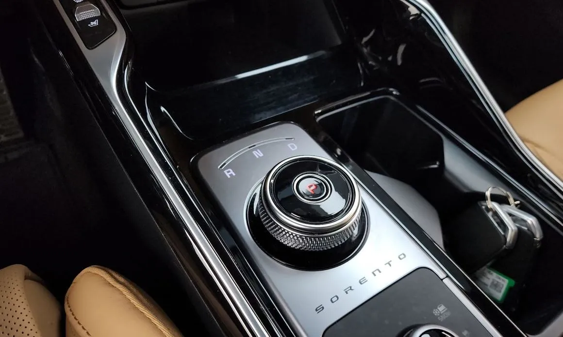 Kia Sorento — фото 9