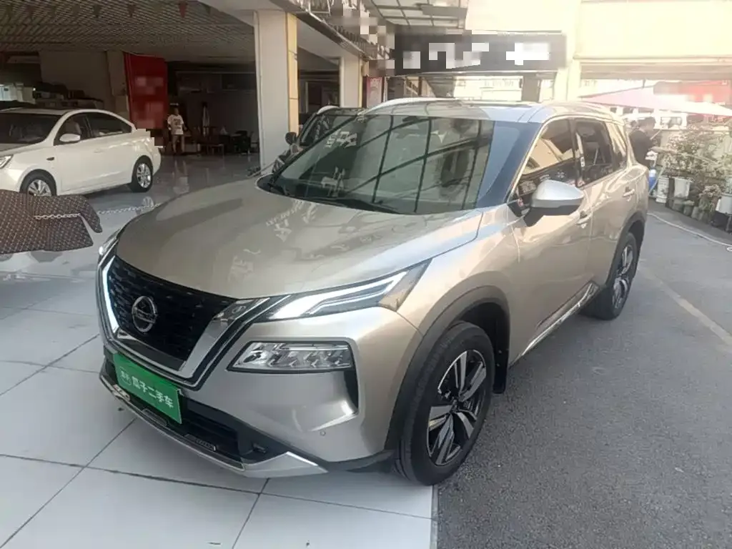Nissan X-Trail — фото 1