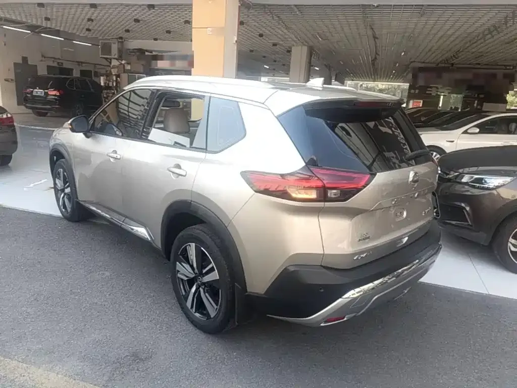 Nissan X-Trail — фото 9