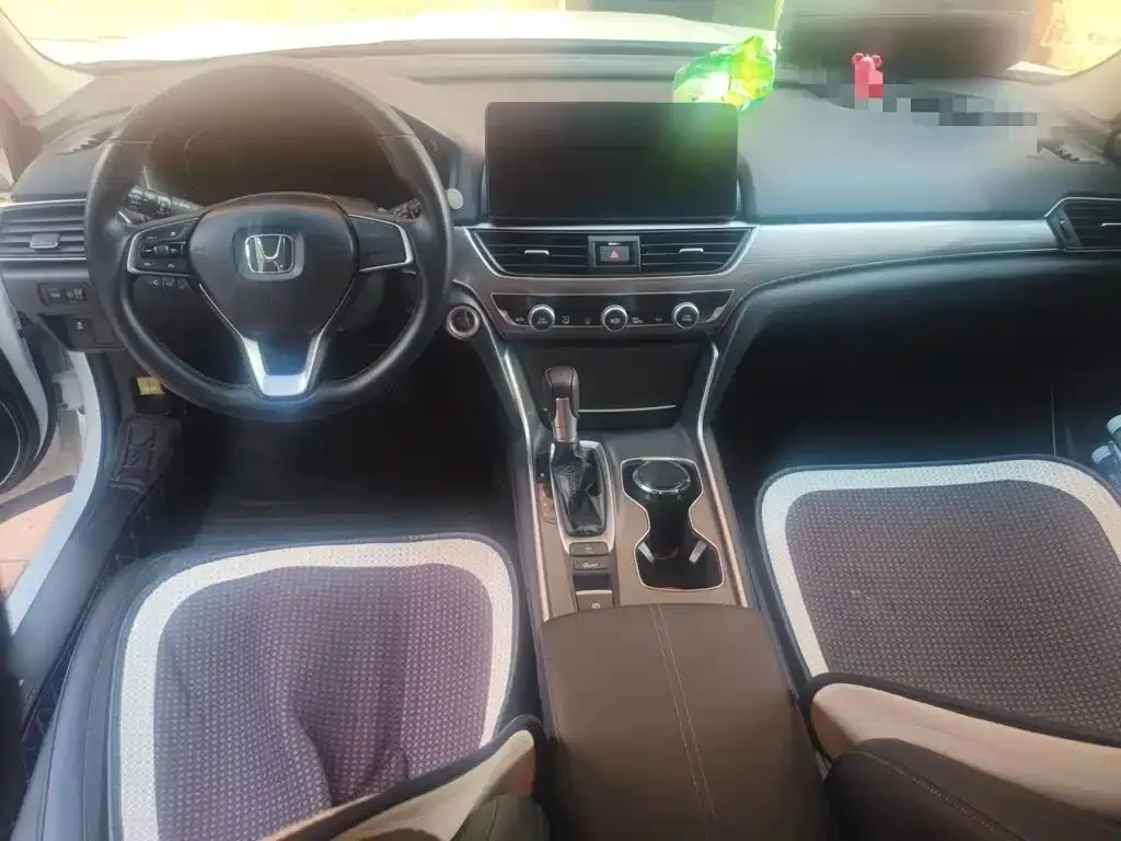 Honda Accord — фото 9