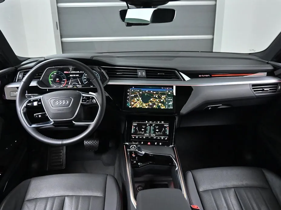 Audi e-tron — фото 4