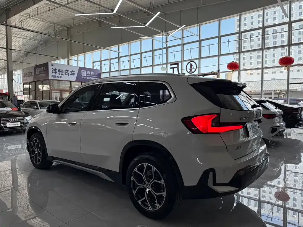 BMW X1 — фото 9