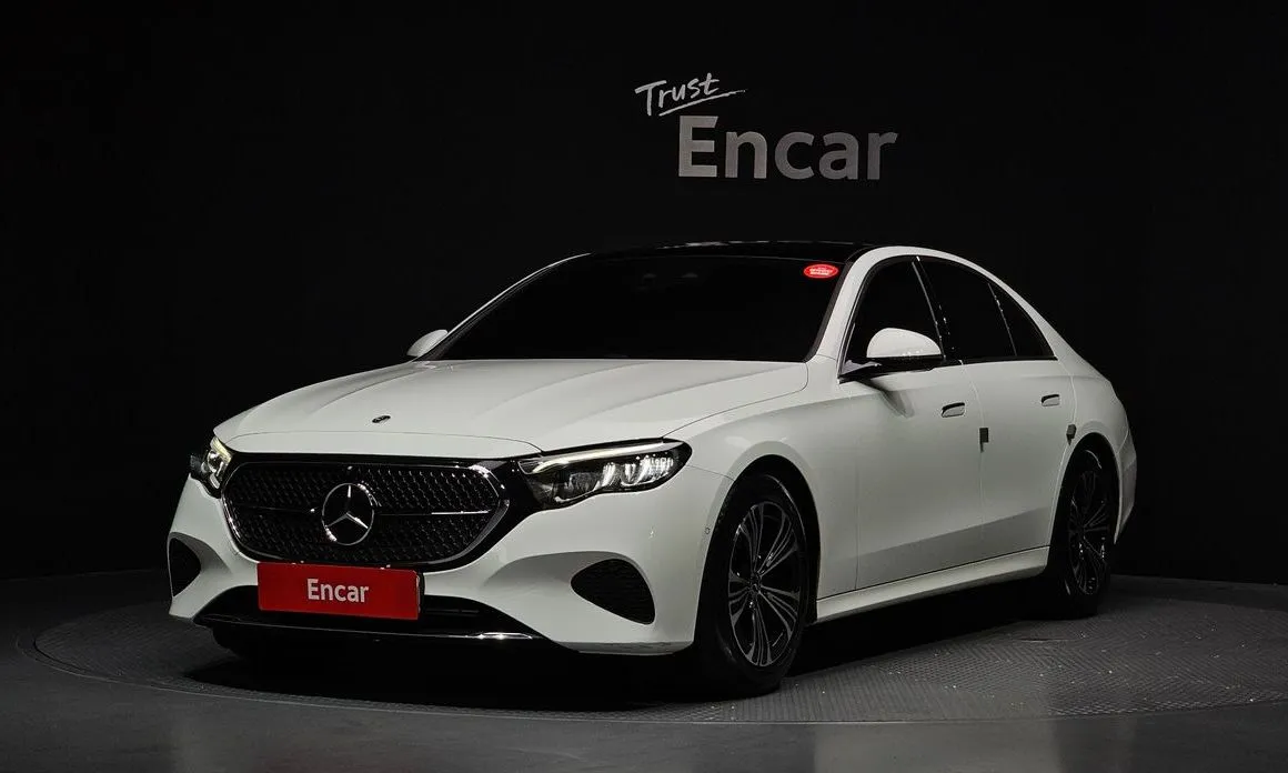 Mercedes-Benz E-Class — фото 1