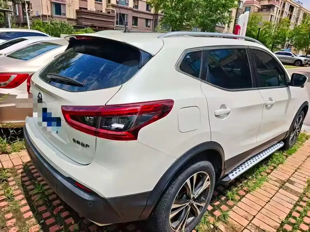 Nissan Qashqai — фото 7