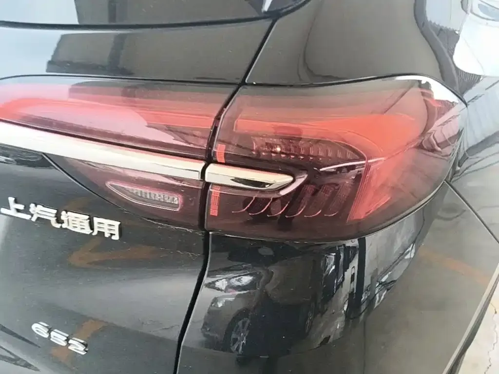 Buick Envision Plus — фото 2