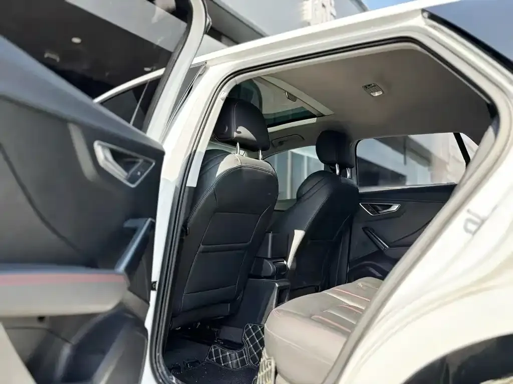 Audi Q2L 2023 из CN, фото 6