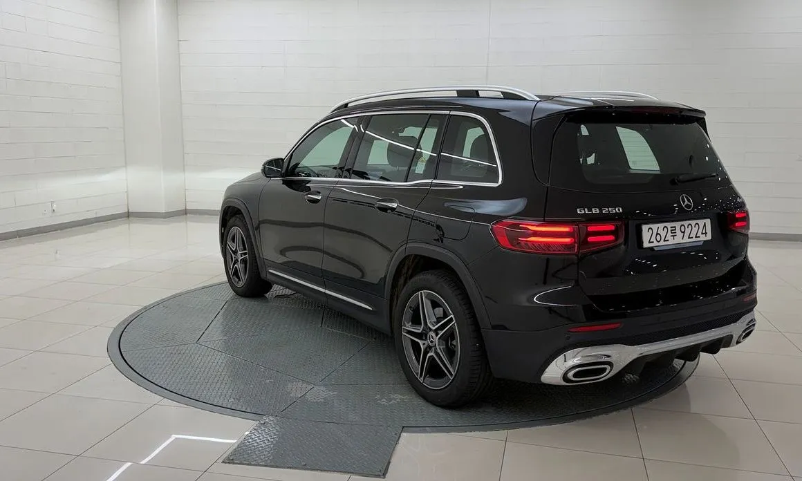 Mercedes-Benz GLB-Class — фото 5