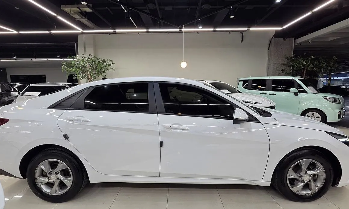 Hyundai AVANTE 2021 из KR, фото 3