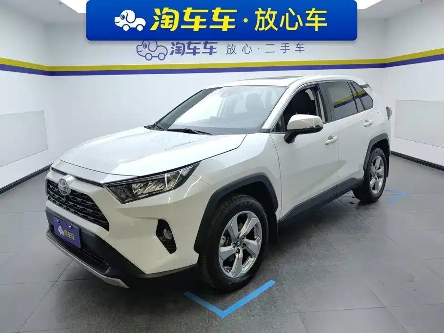 Toyota RAV4 — фото 1