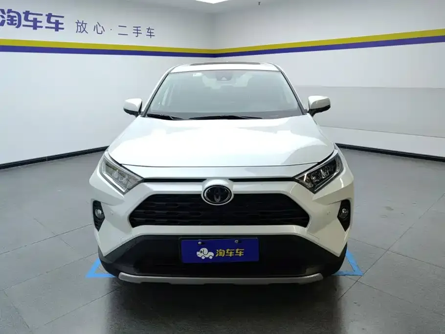 Toyota RAV4 — фото 4