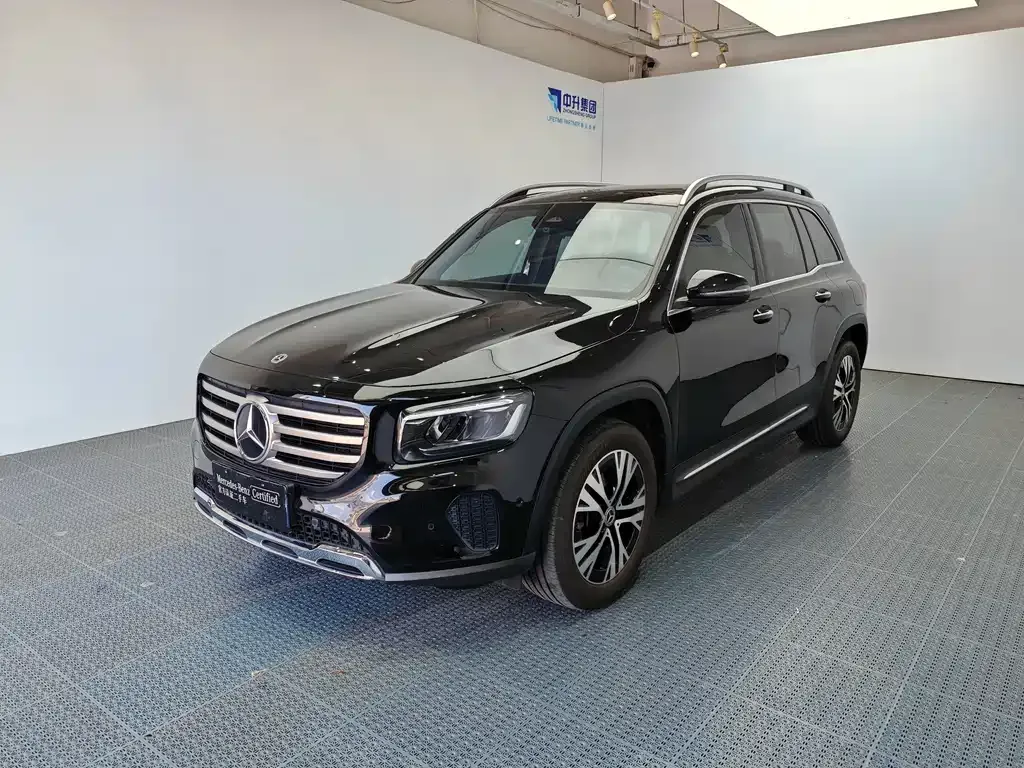 Mercedes-Benz GLB — фото 1