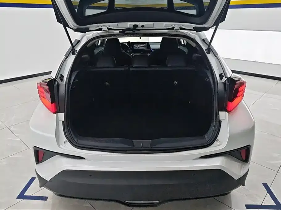 Toyota C-HR 2024 из CN, фото 8