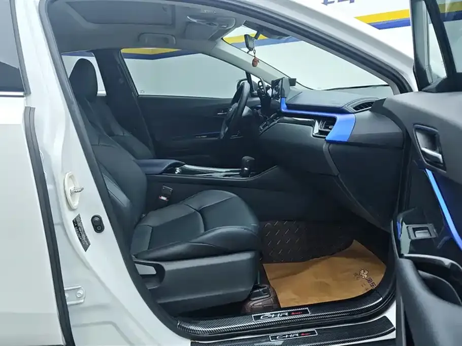Toyota C-HR 2024 из CN, фото 5