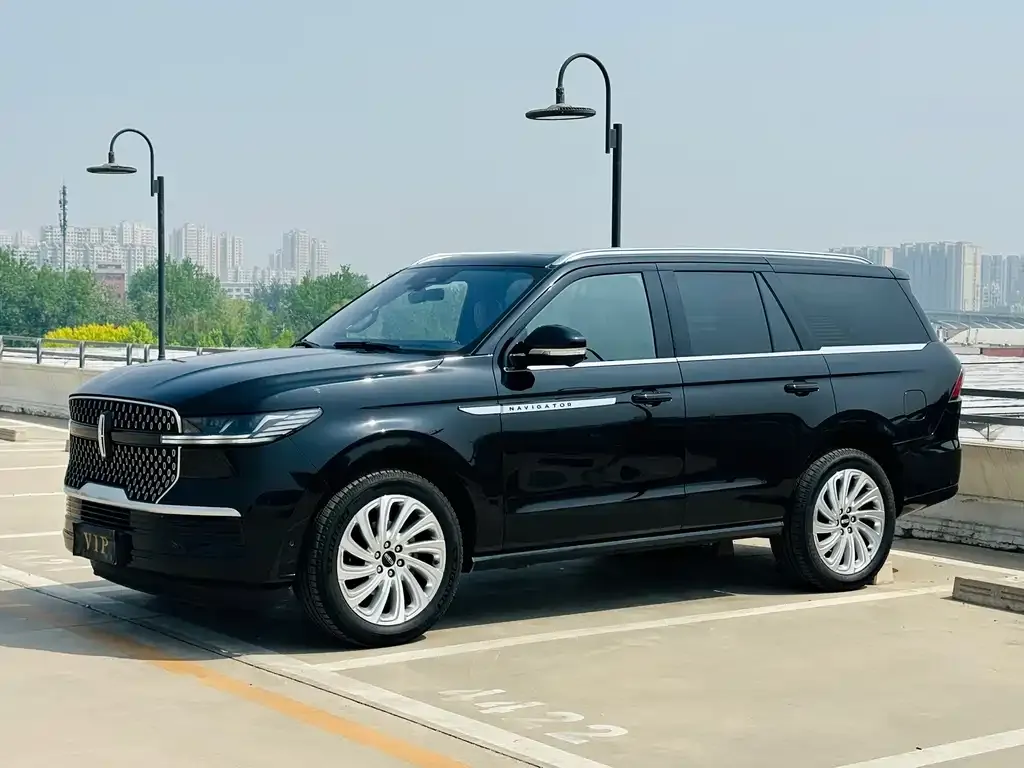 Lincoln Navigator — фото 1