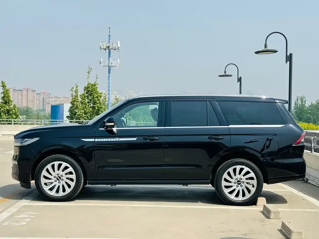 Lincoln Navigator — фото 9