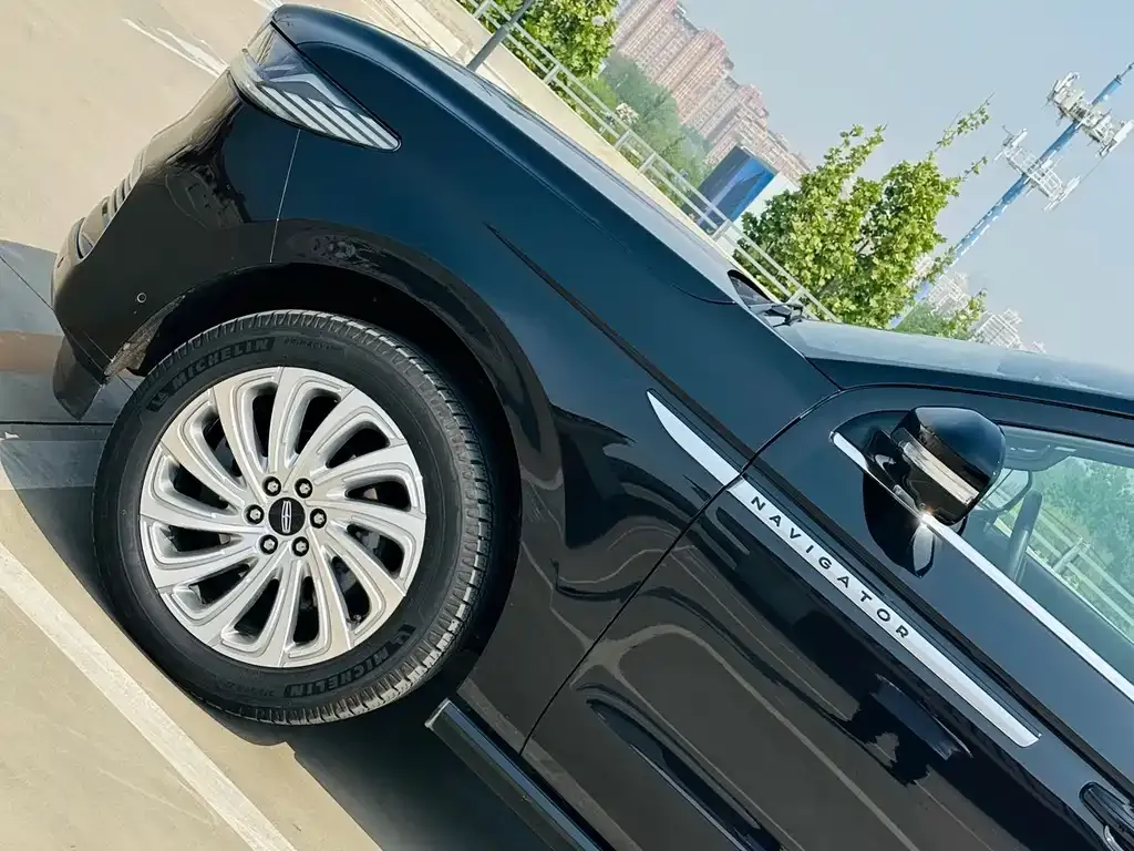 Lincoln Navigator — фото 10