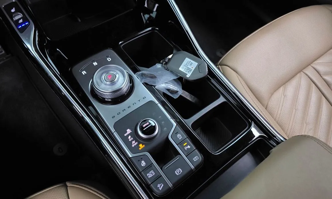 Kia Sorento — фото 5